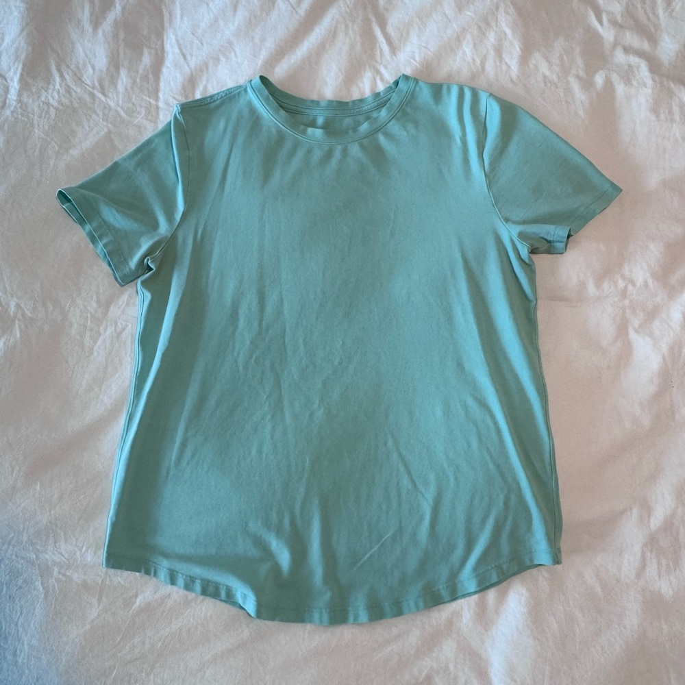Lululemon love crew tee size 6 EUC wild mint